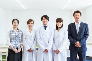 【施設規模別】看護師の年収｜規模が大きいほど高くなる 