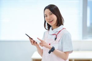 新卒看護師の初任給・年収はいくら？大卒・専門卒・高卒で比較 